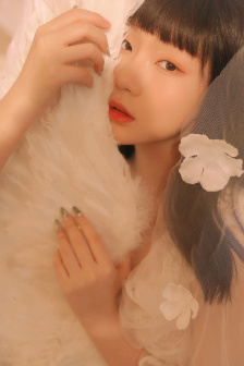 李丽珍不纽扣的女孩